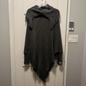 Elegant Gray Women's Sweater